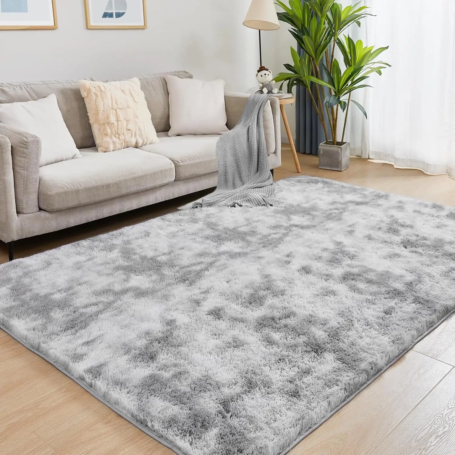 Soft non-slip rug, perfect for Living Rooms